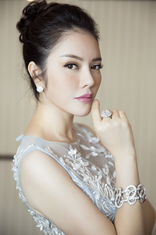 Ly Nha Ky lam giam khao Miss Grand International, Huyen My loi the?-Hinh-3